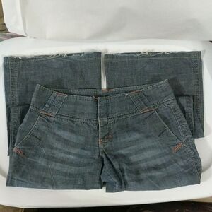 Choice by Calvin Klein Extreme Wide Leg Snap Fly Medium Wash - size 28